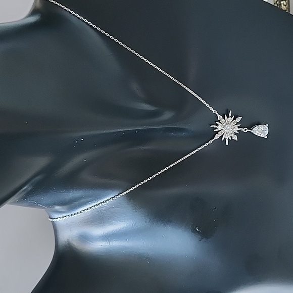 charmed aroma Jewelry - NWT Charmed Aroma necklace